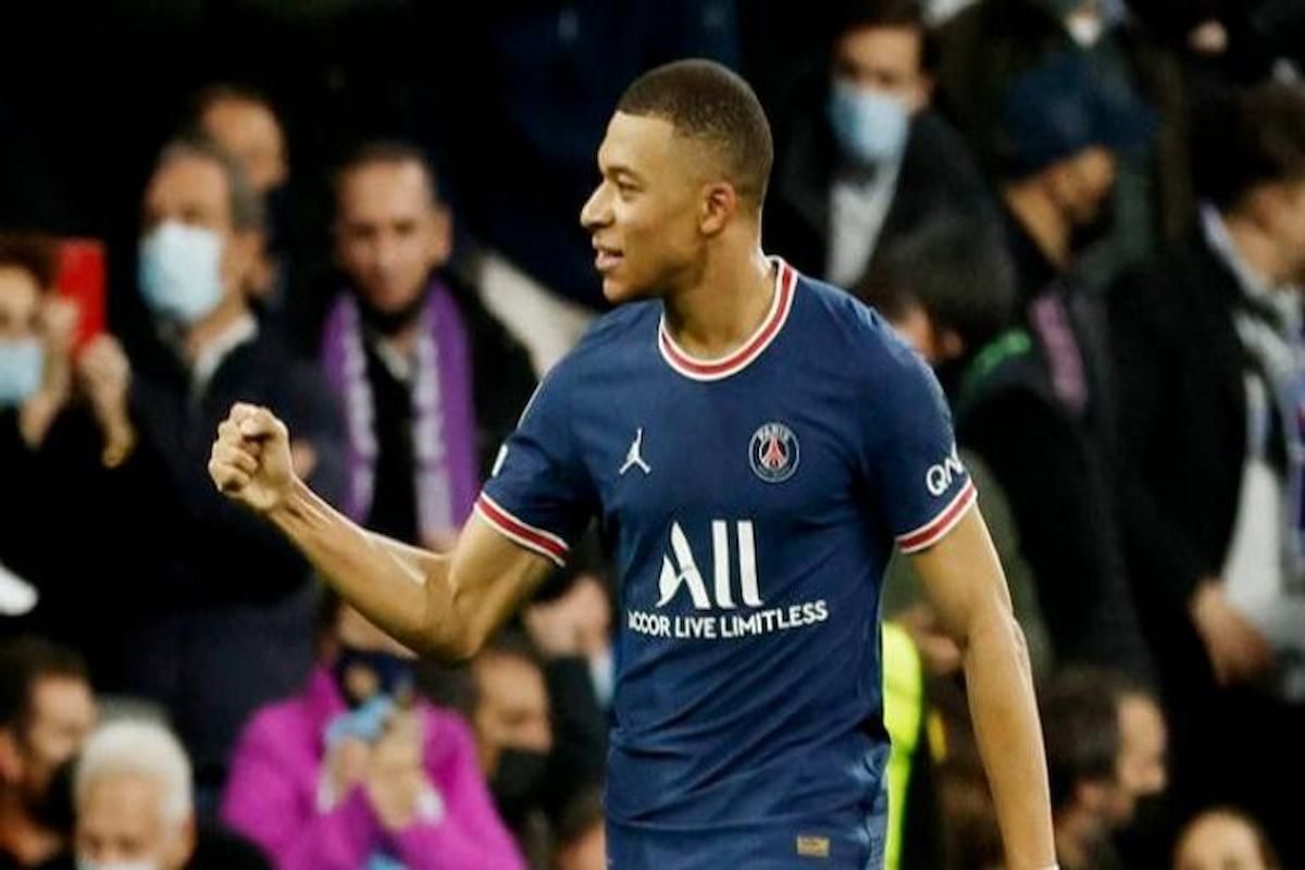 مبابي يزلزل عرش رونالدو!! رقم قياسي يحققه الفرنسي قبل اللعب بقميص الملكي - موقع الخليج الان