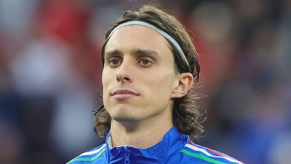 فتاة تهدد مستقبل المدافع كالافيوري في أرسنال