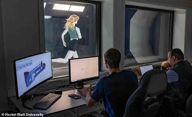 دراسة تنصح العداءات بارتداء غطاء للرأس