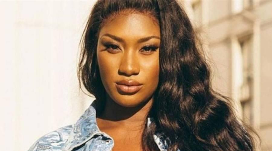 آية ناكامورا تغني في حفل افتتاح أولمبياد باريس