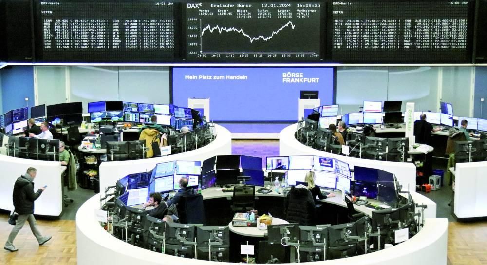 أسهم أوروبا تفتح مرتفعة بدعم من النفط وزيادة الأرباح