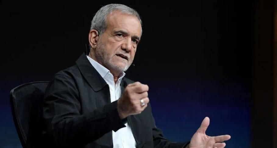 الرئيس الإيراني يؤكد أن بلاده ستدافع عن كرامتها وسلامة أراضيها