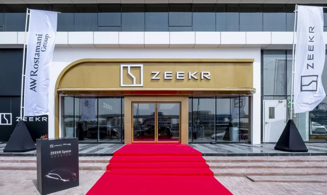 افتتاح أول صالة عرض لسيارات «زيكر» الكهربائية في الإمارات