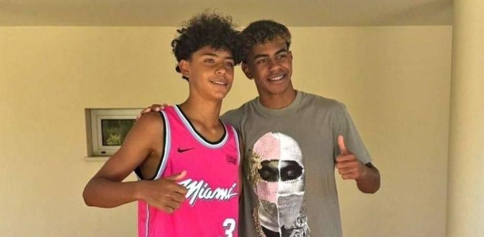 ابن رونالدو يلتقي لامين يامال ويشعل التكهنات