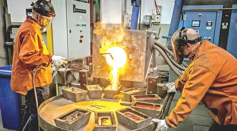 توقيف 32 مصفاة ذهب في الإمارات لمدة 3 أشهر