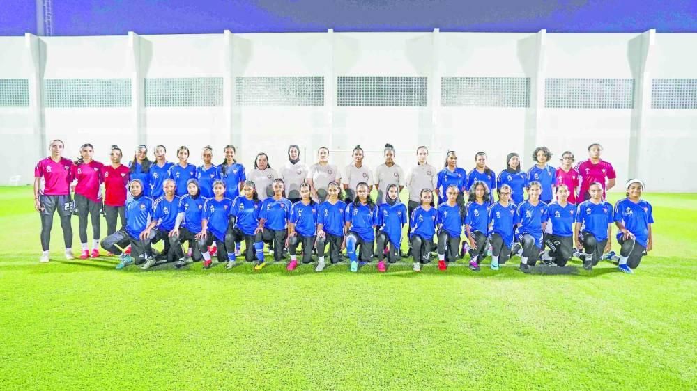 «أبيض الناشئات» يعسكر في بانكوك