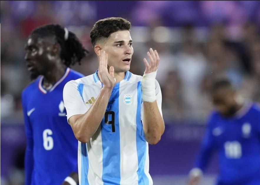 جوليان ألفاريز ينتقل إلى أتلتيكو مدريد بـ 90 مليون يورو