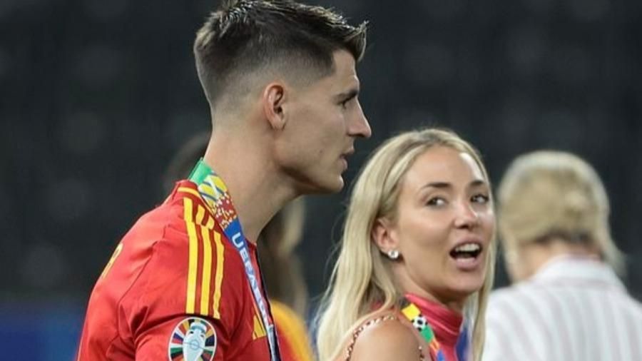 موراتا ينفصل عن زوجته بعد 7 سنوات