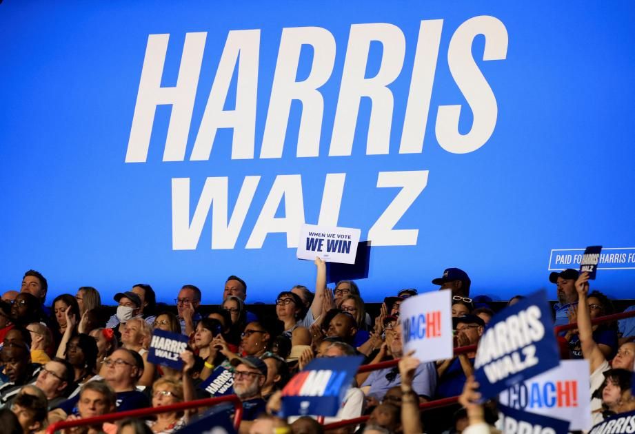 حملة هاريس تعلن استهدافها من قبل قراصنة أجانب