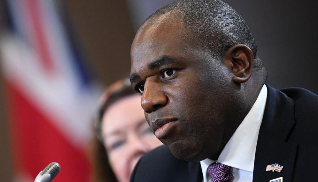 «لمنع اندلاع حرب شاملة».. وزير خارجية بريطانيا سيزور إسرائيل