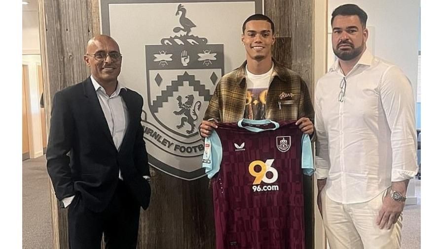 ابن رونالدينيو ينضم لبيرنلي