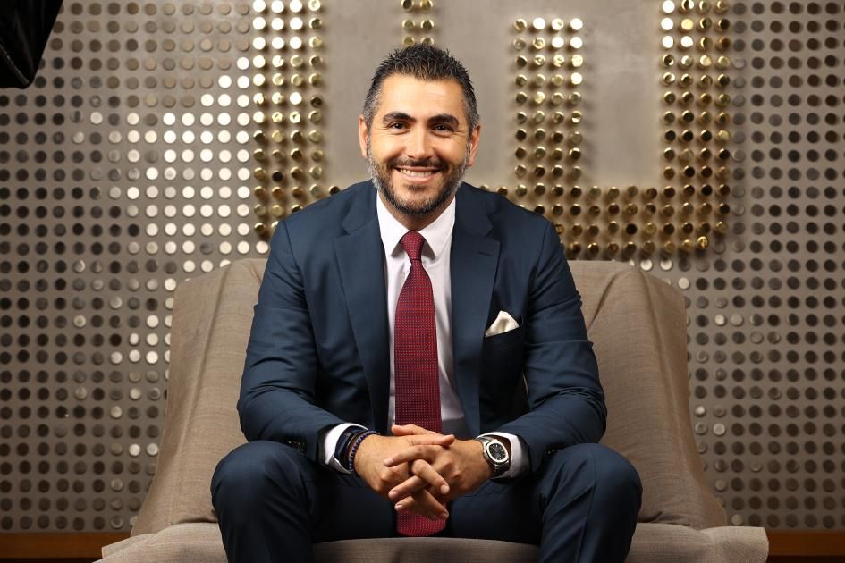 الإمارات الثالثة عالمياً في تدفق المختصين بالذكاء الاصطناعي