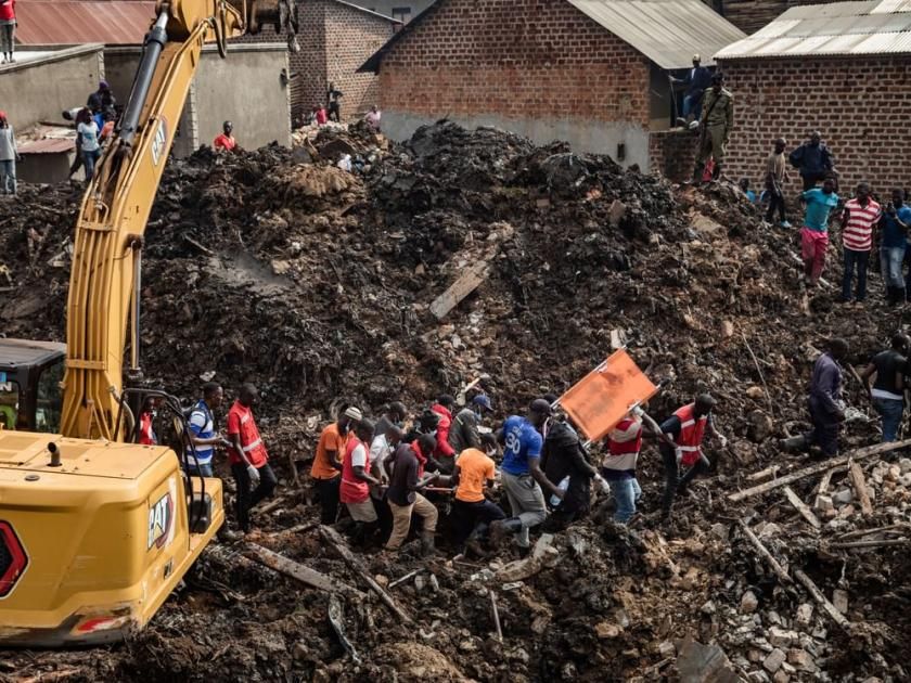ارتفاع الوفيات جراء انهيار مكب نفايات في أوغندا إلى 35
