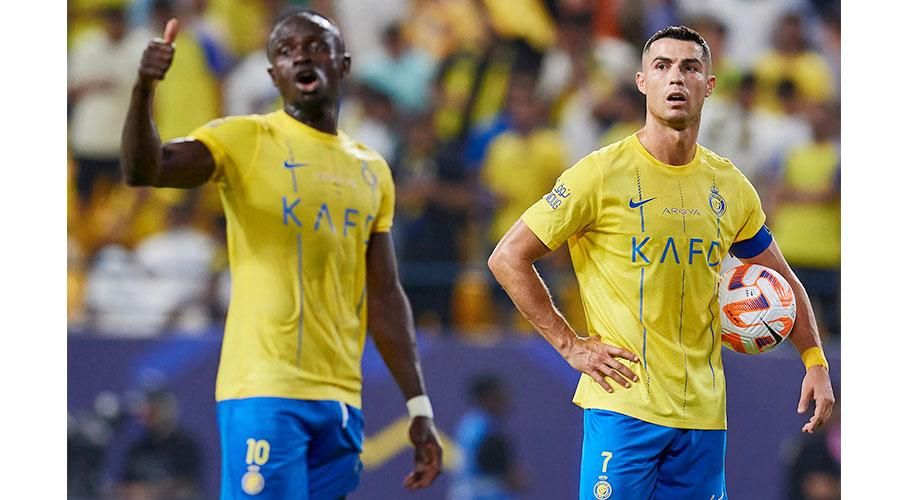 ساديو ماني يريد الرحيل من النصر بسبب توتر الأجواء مع رونالدو