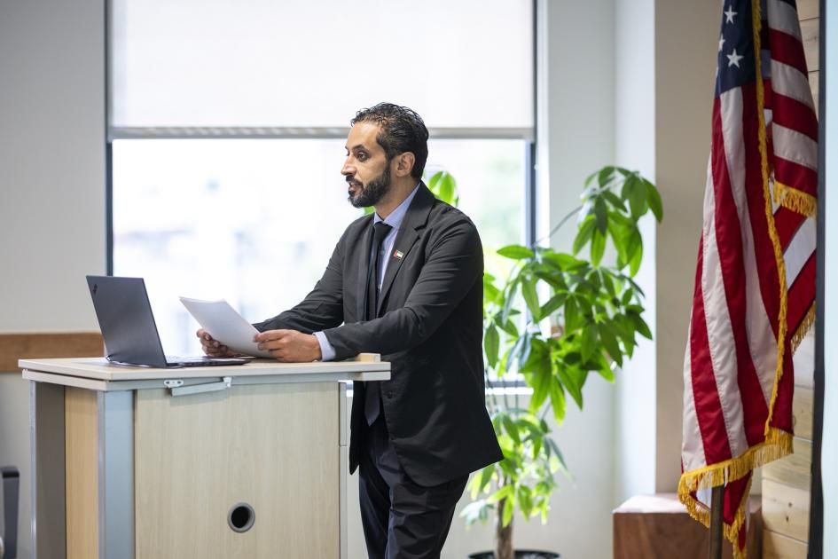 مركز دبي للسلع المتعددة يحتضن 700 شركة أمريكية