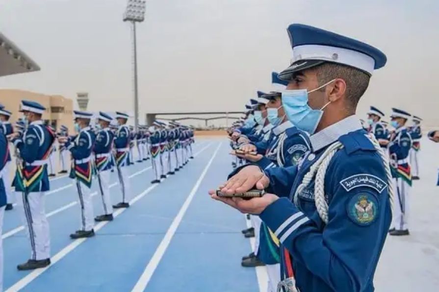 شروط كلية علوم الطيران للقبول في المسار العسكري - موقع الخليج الان