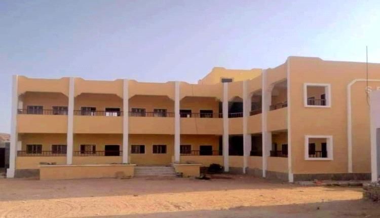 تربية نصاب بشبوة تتسلم مبنى مدرسة الرحيبة ومنظومتي طاقة شمسية
