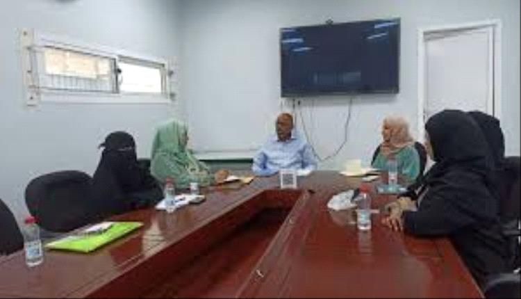 عدن.. بحث سبل التعاون المشترك بين الاسر المنتجة والاوتشا