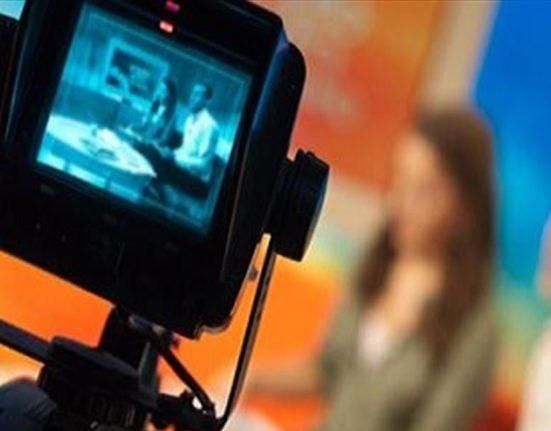 إعلاميّة عربيّة تتعرّض لهجوم كبير.. استضافت إسرائيليين في منزلها إليكم الفيديو التالي