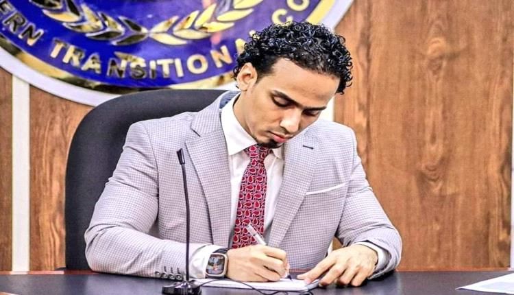 السقاف يوجه بتڪريم الطالبات الأوائل في أقسام "العلمي والأدبي والإنجليزي" في ثانويات العاصمة عدن