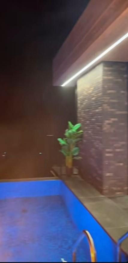 بالصور: تقع في المتن.. شاهدوا فخامة فيلا الفنان بالصور: عاصي الحلاني التي يملكها إلى جانب مزرعته في الحلانية