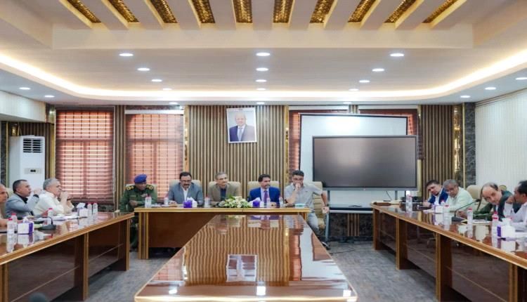 توجيهات عاجلة من المحافظ لملس لبدء تصحيح أوضاع محطات الغاز بالعاصمة عدن