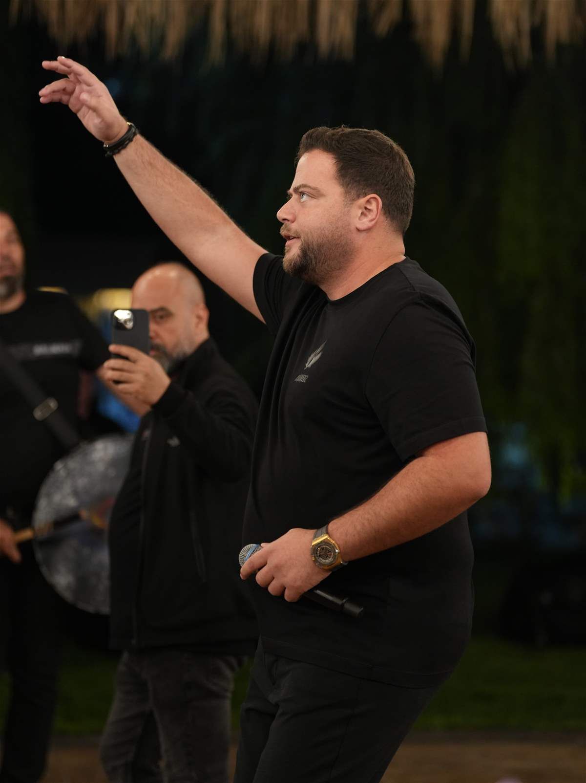 بالصور: في جزين.. فنان شهير يحتفل قبل ايام من زفاف شقيقه