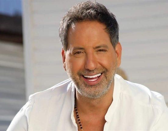 امير يزبك يوثق لحظة خضوعه لعملية جراحية دقيقة دون تخدير