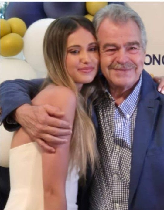 بالصورة: شقراء جميلة تشبه الأوروبيات.. صورة لابنة الممثل يورغو شلهوب تنتشر تعرفوا إليها