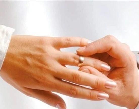 بالصور: بأجواء مليئة بالحب والرومانسية… ممثلان يدخلان القفص الذهبي في روما