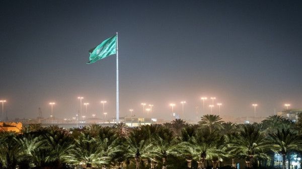 السعودية تحدد محظورات استخدام "علم البلاد" أثناء الاحتفال باليوم الوطني - موقع الخليج الان