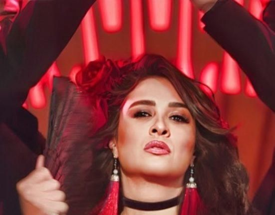 “ياسمين عبد العزيز”.. ضحكات وأجواء مرحة في كواليس الحملة الدعائية