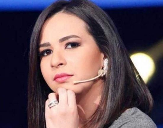 بعد تعرضها لوعكة صحية… إيمي سمير غانم تطل من داخل المستشفى (فيديو)