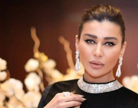 “خلص العمر”… نادين الراسي تتفاعل مع التطورات في لبنان بكلمات مؤثرة (صورة)
