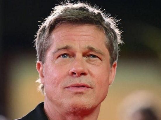 احتالوا بـ360 ألف دولار على امرأتين.. والسبب براد بيت!