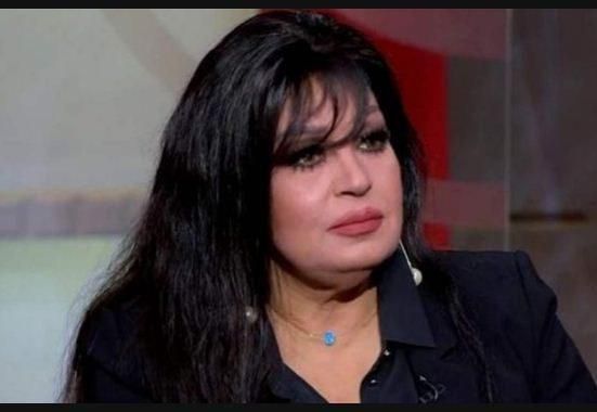 فيفي عبده للبنانيين: “أنا بحبّكم كلكم من كل قلبي” (فيديو)