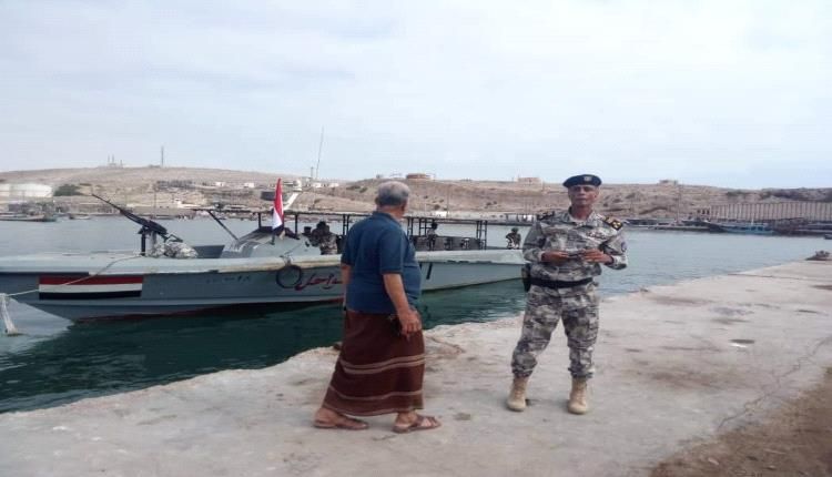 القبض وملاحقة الصيادين المخالفين في المهرة