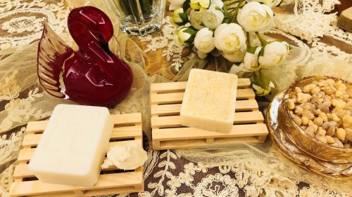 اعملي بنفسك صابونة لبان الذكر غنية بالكولاجين للبشرة ستغنيكي عن جميع الماسكات علاج للتجاعيد والحبوب