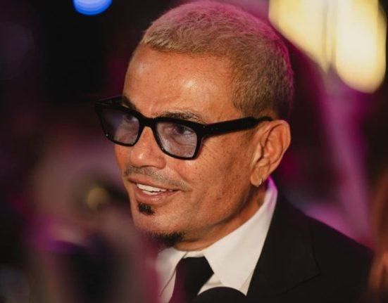 بعد سنوات من الغناء.. عمرو دياب يودع حفلات الزفاف (فيديو)