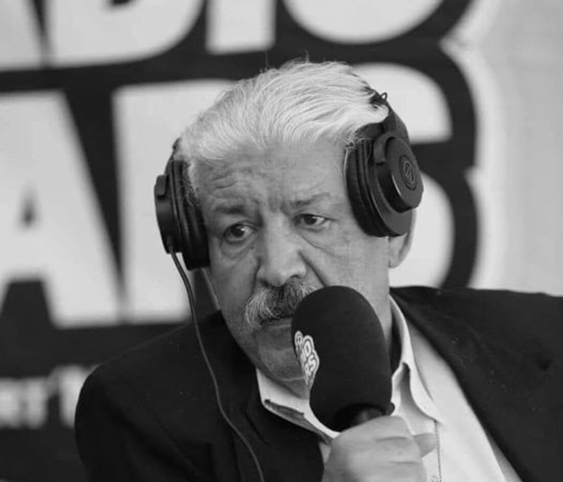 الملك يعزي أسرة الإعلامي الراحل بلعيد بويميد - الخليج الان  الثلاثاء 1 أكتوبر 2024 10:44 صباحاً