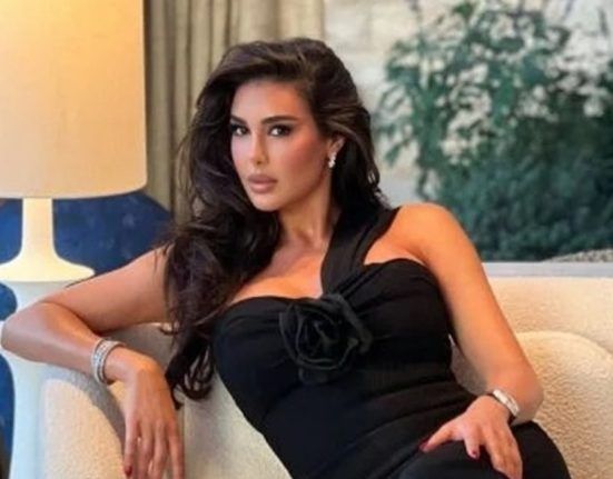 ياسمين صبري تُشوق جمهورها بعباءة خليجية: عمل فني جديد في الطريق!