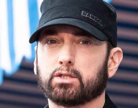 إيمينيم سيصبح جدًّا.. مفاجأة مؤثرة من ابنته هايلي جاد (فيديو)