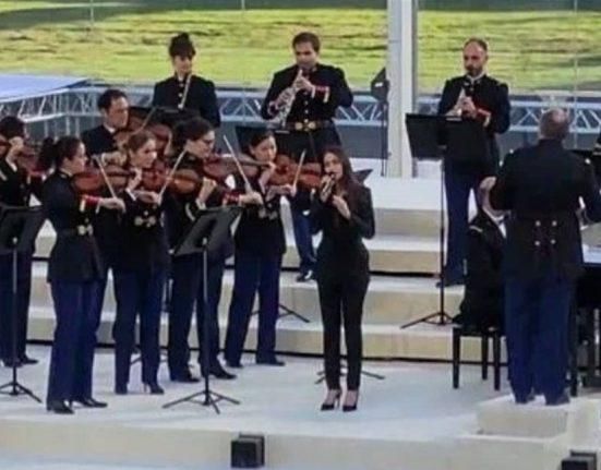 بالفيديو: بحضور ماكرون.. شاهدوا كيف غنت هبة طوجي للبنان في افتتاح القمة الفرنكوفونية