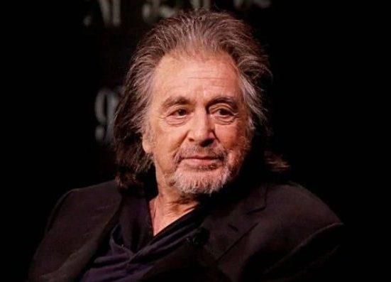 آل باتشينو يكشف كيف توقف قلبه وعاد إلى الحياة