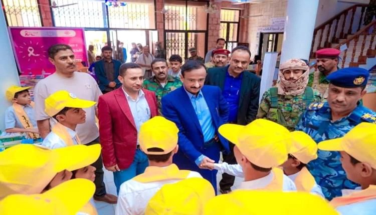 الاطلاع على فعاليات معرض شبوة للكتاب وإشادة بإقبال الزوار