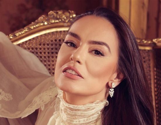 بالفيديو: النجمة شريهان في ظهور نادر برفقة ابنتها