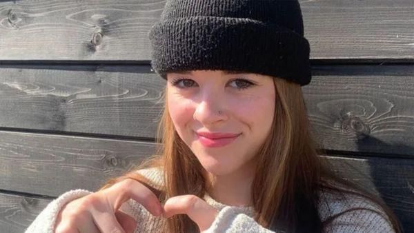 وفاة مغنية شابة بطريقة مأساوية جدًا.. فمن هي؟