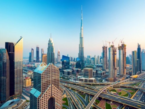 التخصصات والمهن المطلوبة في الإمارات 2024 .. رواتب و عقود العمل في الامارات ٢٠٢٤