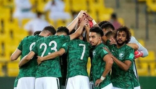 "قبل تصفيات كأس العالم نجم منتخب السعودية يتلقى صدمة مدوية من الفيفا"