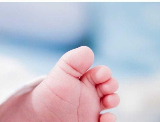 كسور في الضلوع ونزيف في المخ… زوجان يضربان رضيعتهما حتى ماتت